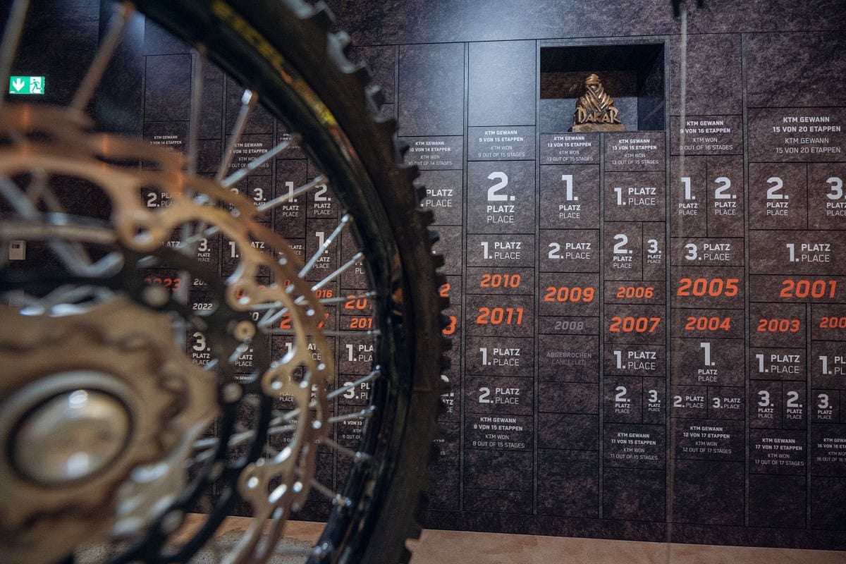 KTM: alla Motohall la mostra "Legends of Dakar"
